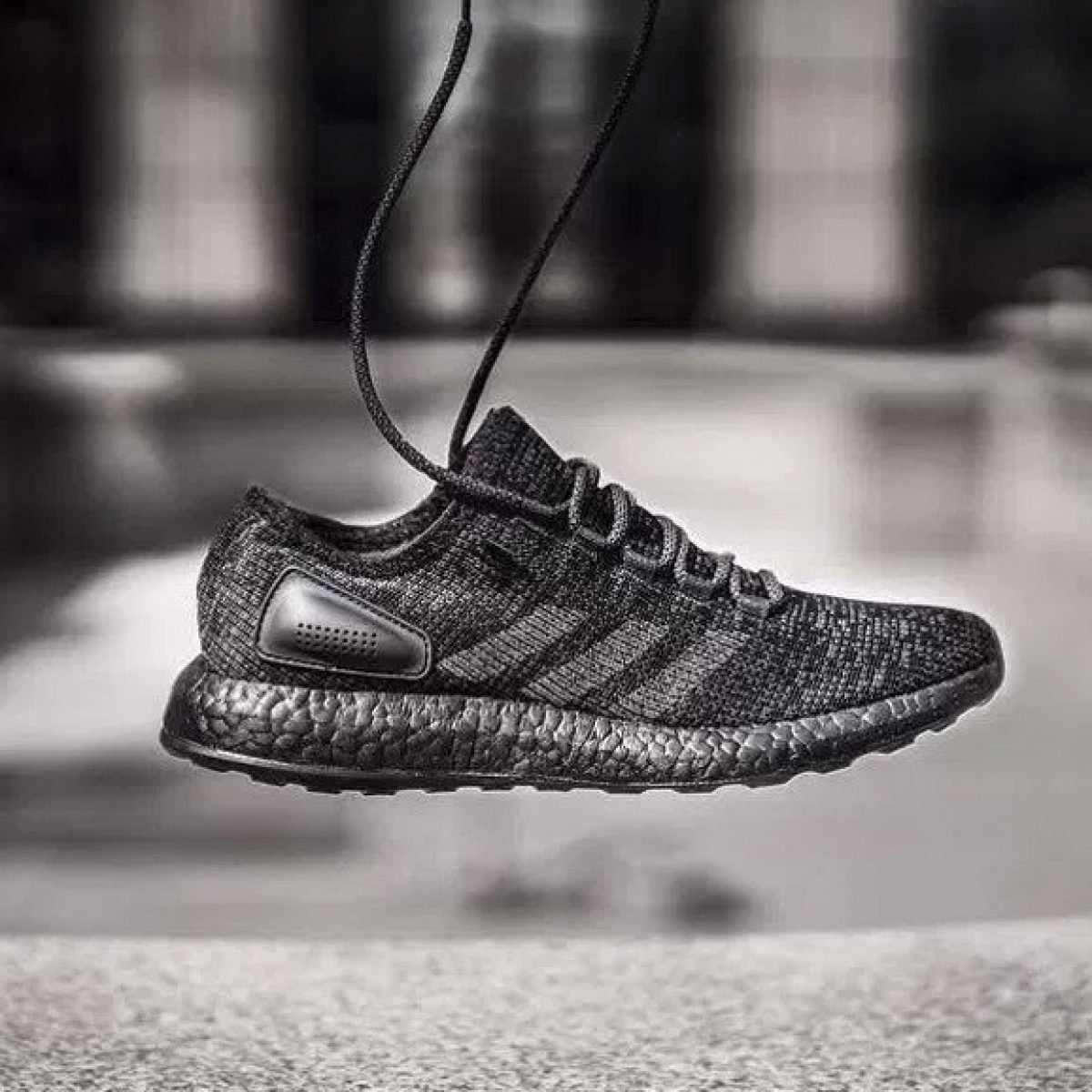 pure boost triple black ltd