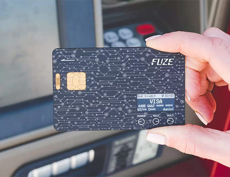 The Fuze Card Replaces All the Plastic in Your Wallet