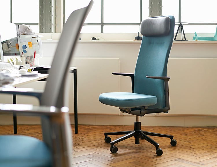 The Pacific Chair Strikes a Stylish Balance of Form & Function