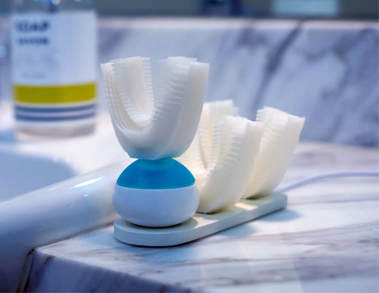 The World’s First Truly Automatic Toothbrush: Amabrush