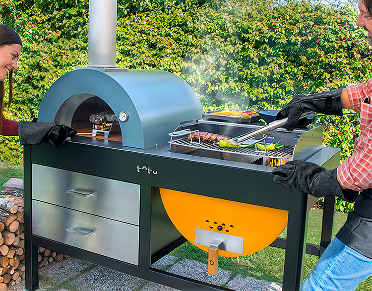 The Toto Outdoor Oven Looks as Good as it Cooks