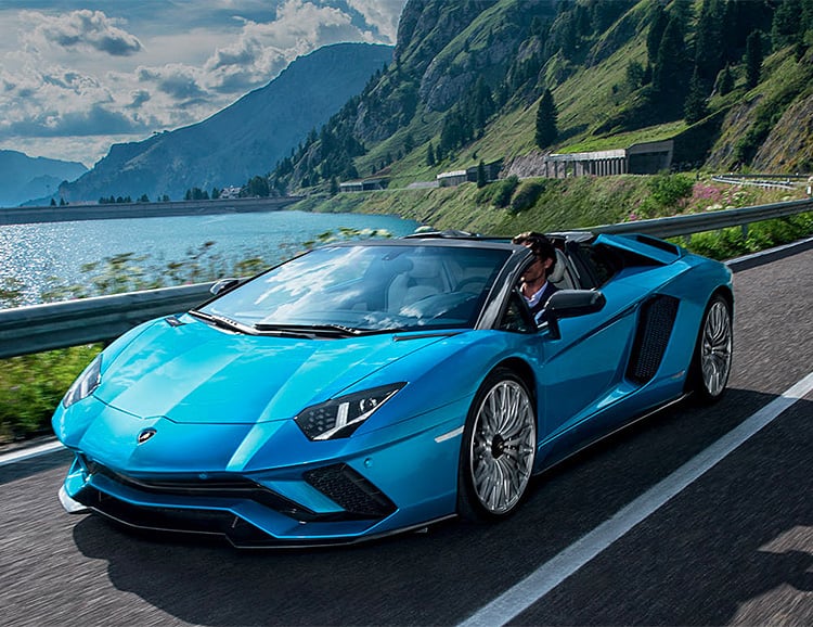 Lamborghini’s Aventador S Takes Off Its Top