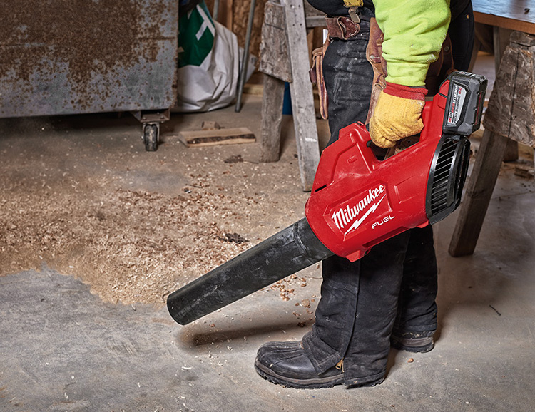 Milwaukee Tools’ M18 Gen 2 Fuel Blower Blasts The Competition