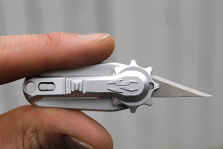 This is the EDC Blade You Won’t Even Know You’re Carrying, Until You Need It