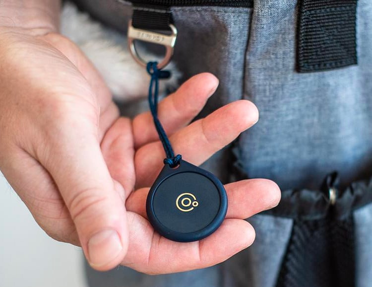 The Adero Tracker Keeps You Connected to Your Bag or Backpack