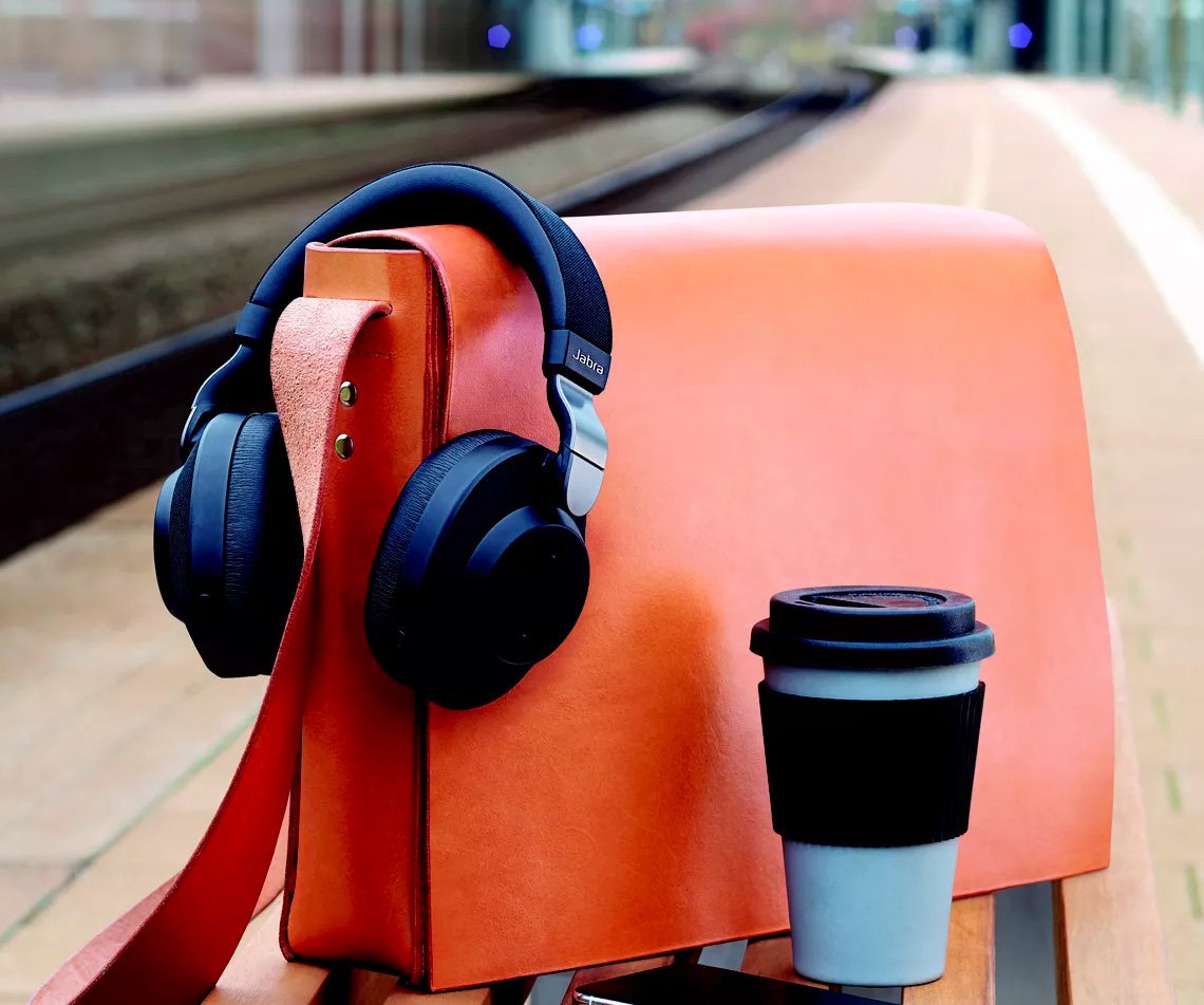 These Noise-Canceling Headphones Adjust To Your Environment