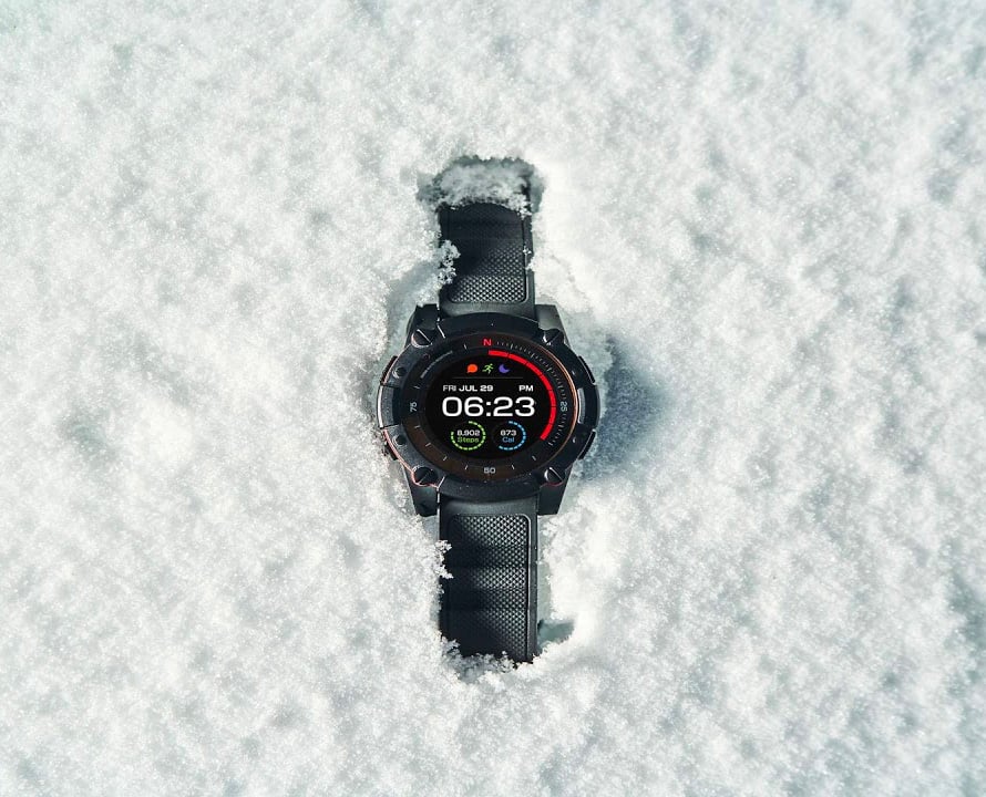 Your Body Heat and a Solar Cell Power this Smartwatch