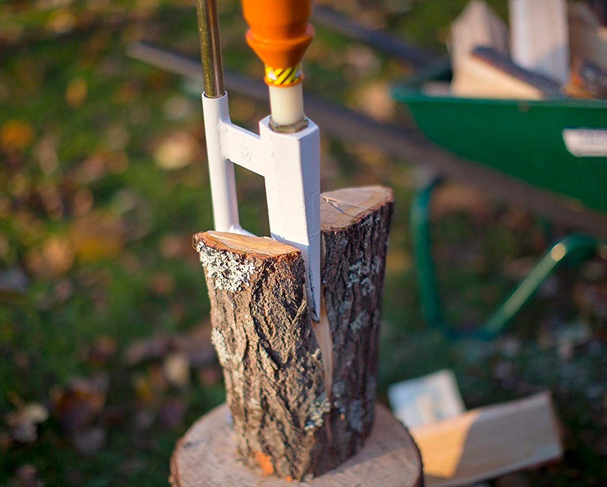 The Smart-Splitter Chops Wood Without Breaking Your Back