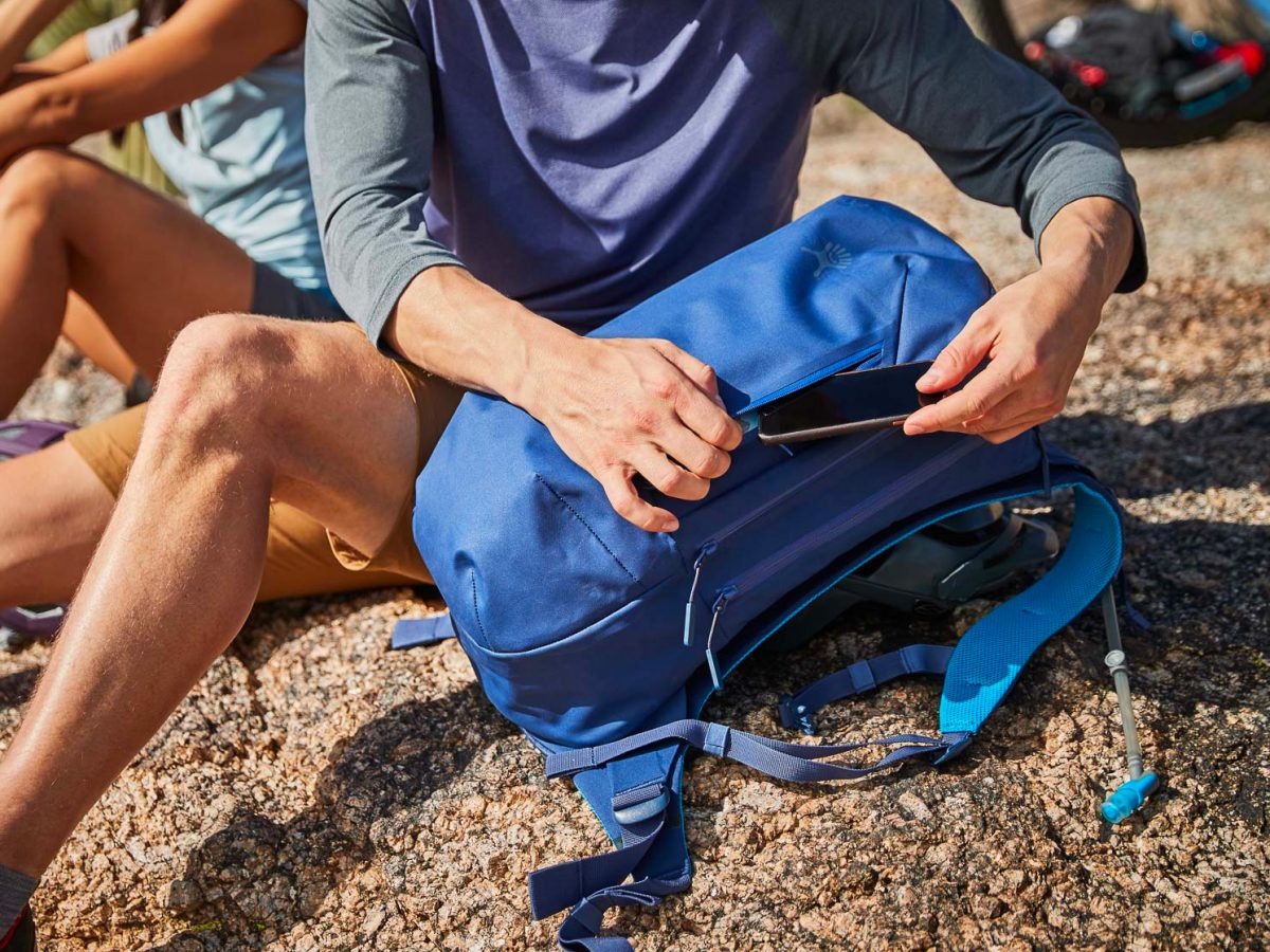 hydro flask journey hydration pack