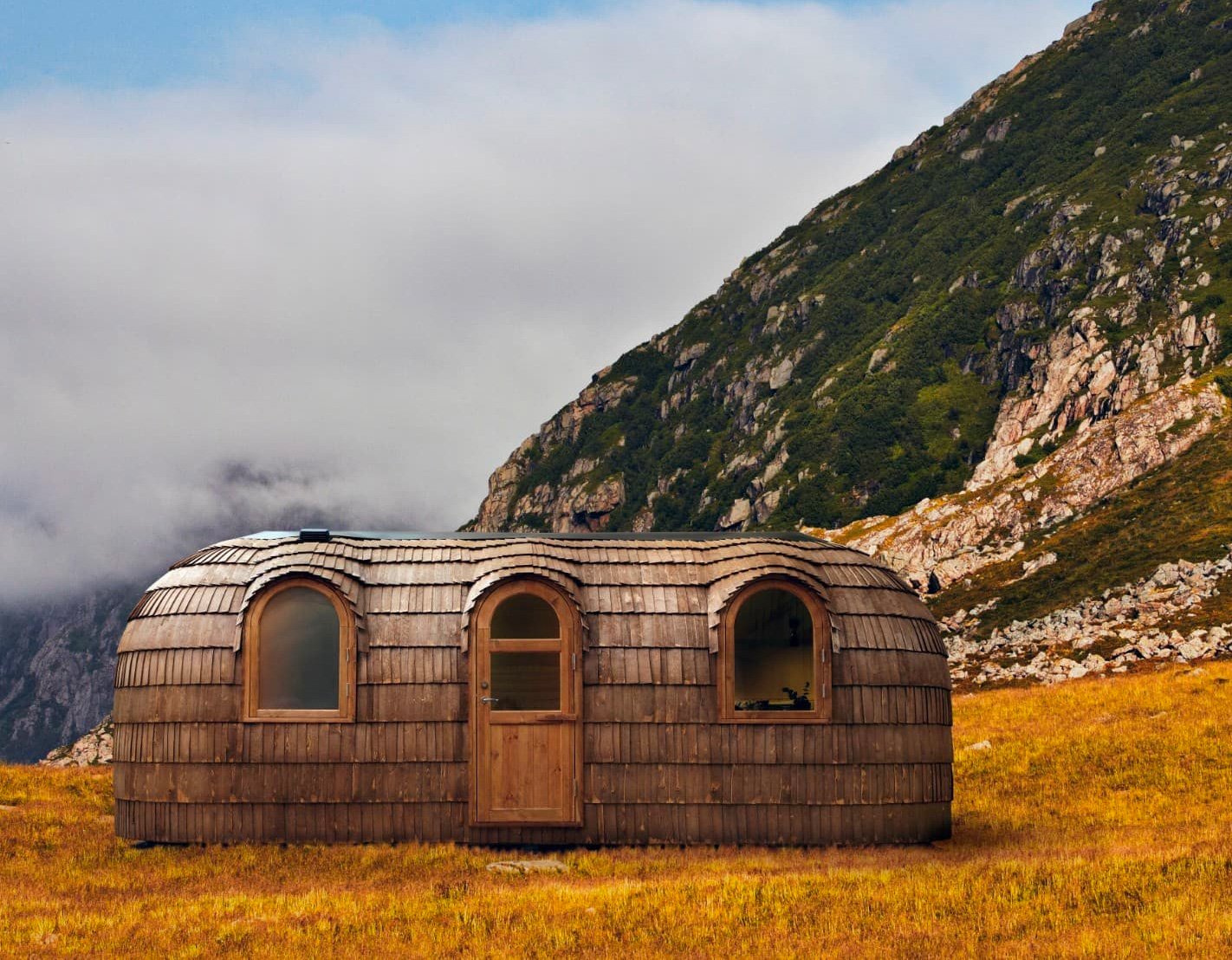 Iglucraft’s Pre-Fab Hobbit Houses Blend Into Nature