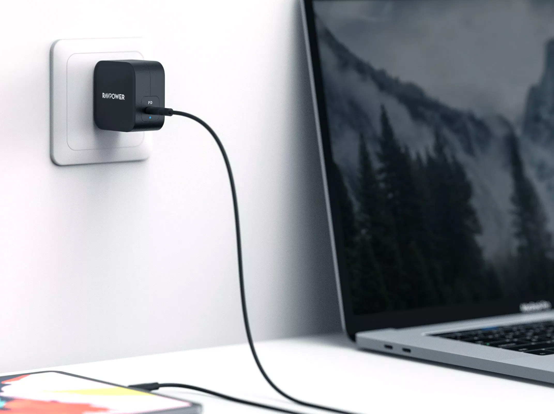 RAVPower Offers a Tiny Portable Macbook Charger