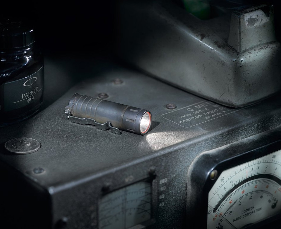 This Tiny Pocket Torch Blasts a Bright Lumicron Light