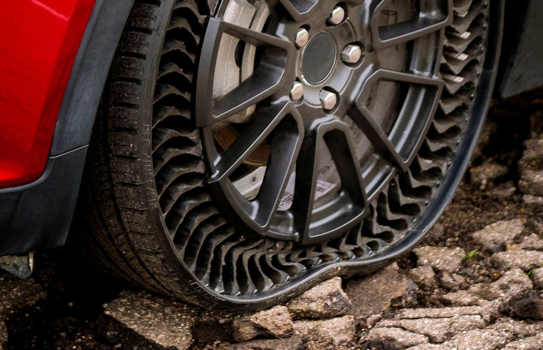 Michelin Rolls Out Airless, Puncture-Proof UPTIS Tires