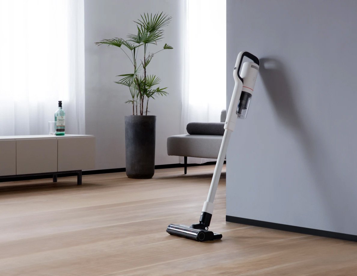 This Crowdfunded Smart Vacuum is a Mop, Too