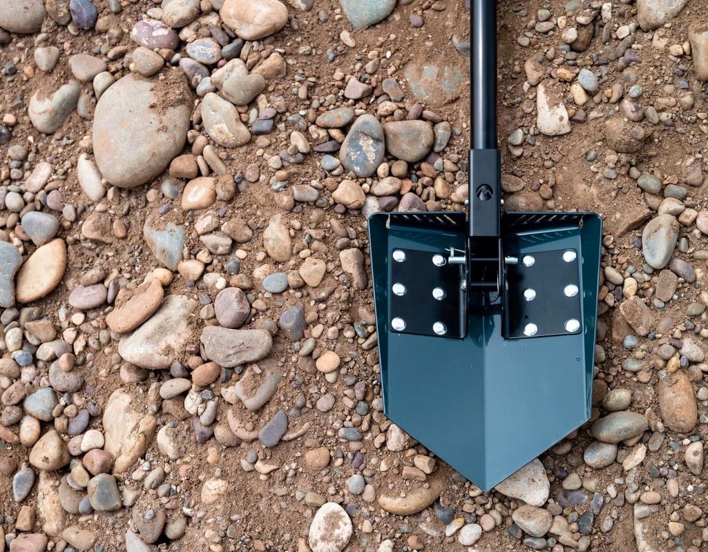 This Stowable Shovel Will Be There To Dig You Out