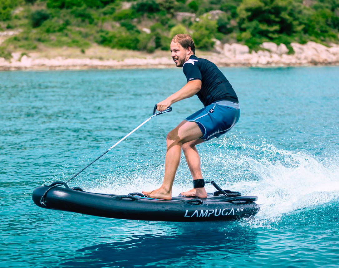 Lampuga Drops In with an Inflatable Electric Surfboard