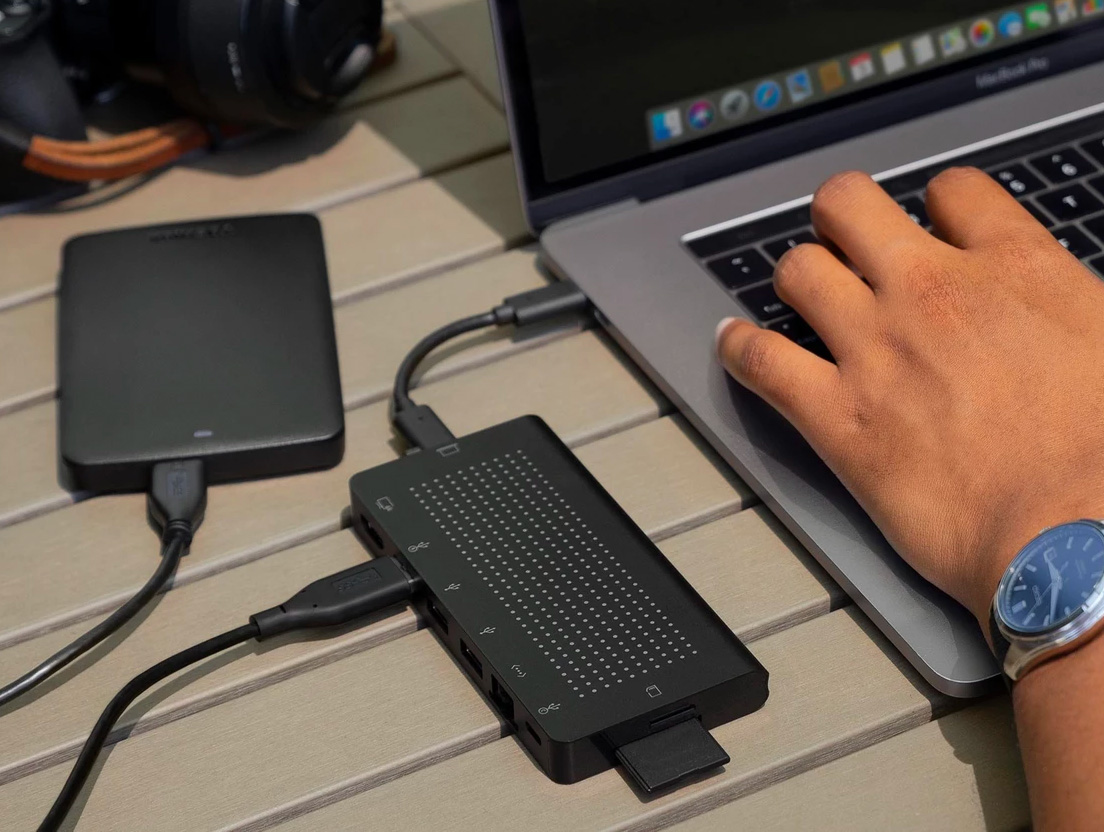 The Beauty Of This USB-C Hub Is That You Hardly See It