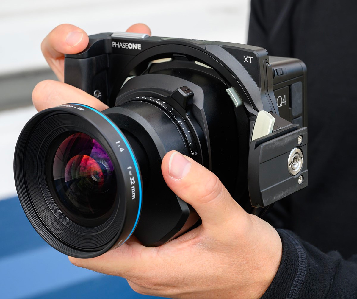 150-Megapixel Medium Format Manual: The PhaseOne XT