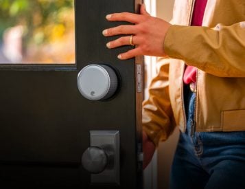 Circular Smart Ring Tracks Data from Your Digit | werd.com