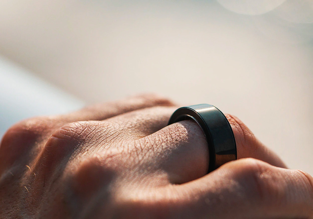 Circular Smart Ring Tracks Data from Your Digit