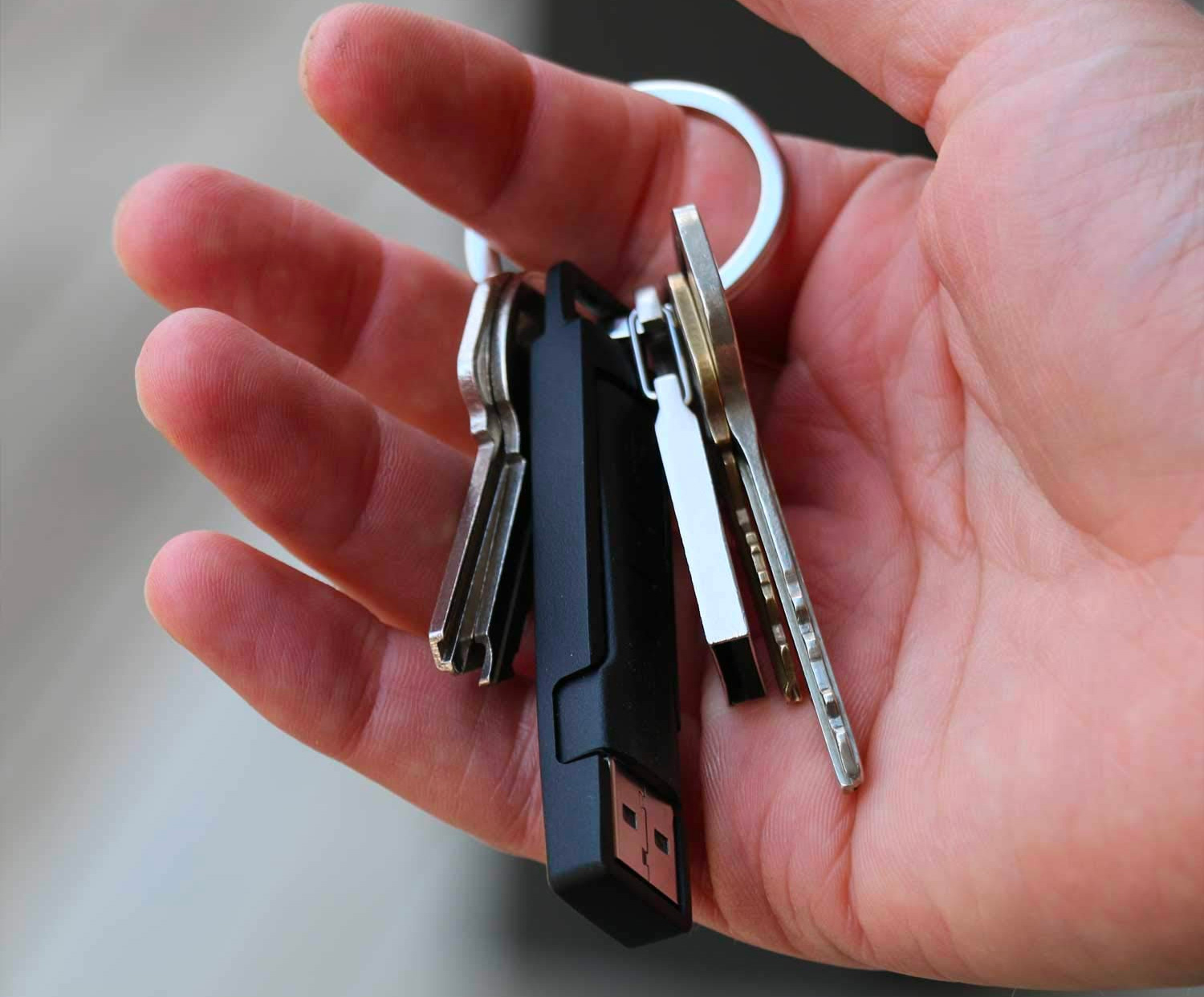 This Convenient Keychain Cable Makes Mobile Charging Easier