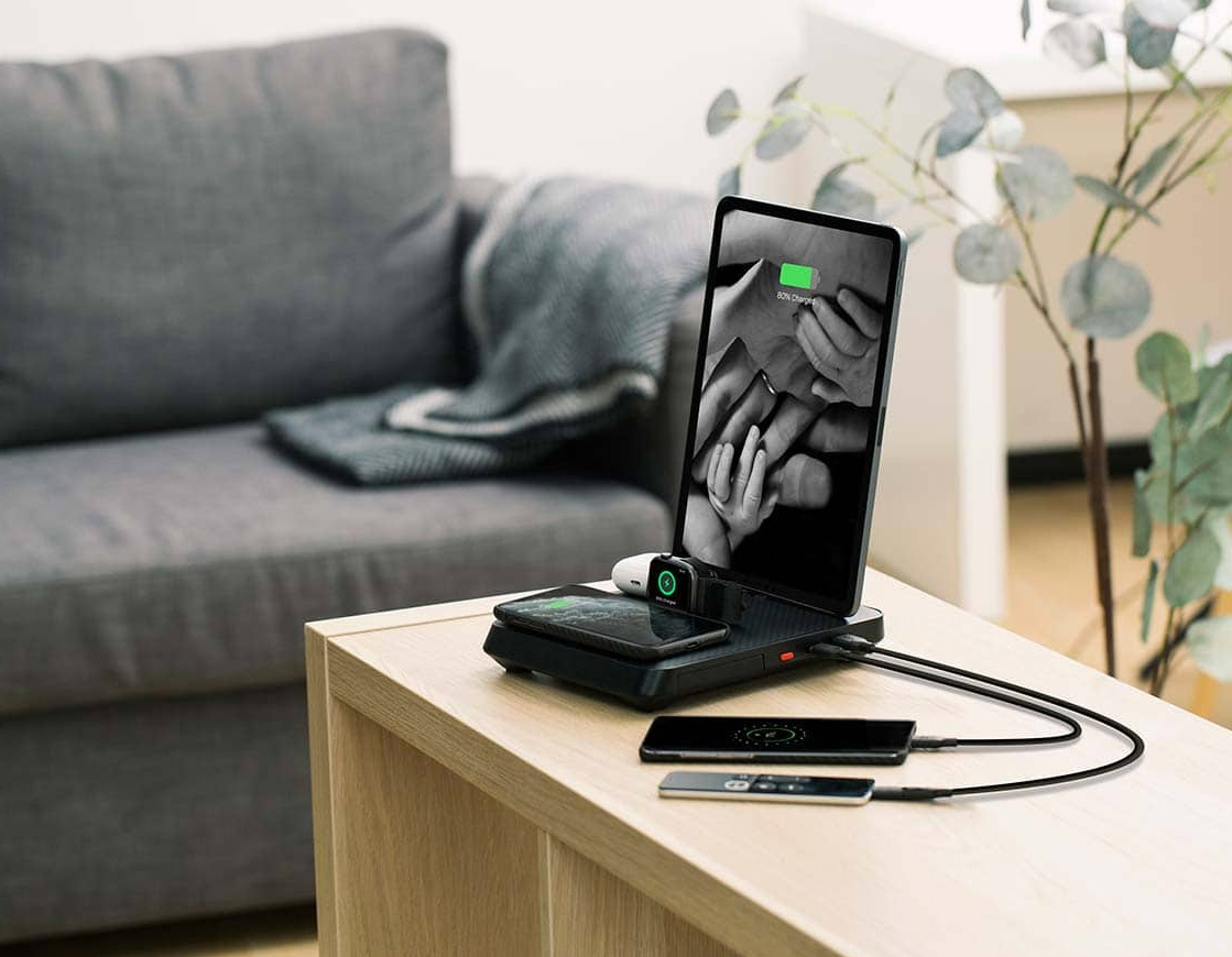 Charge All Your Devices At Once with the 6-In-1 Air Omni