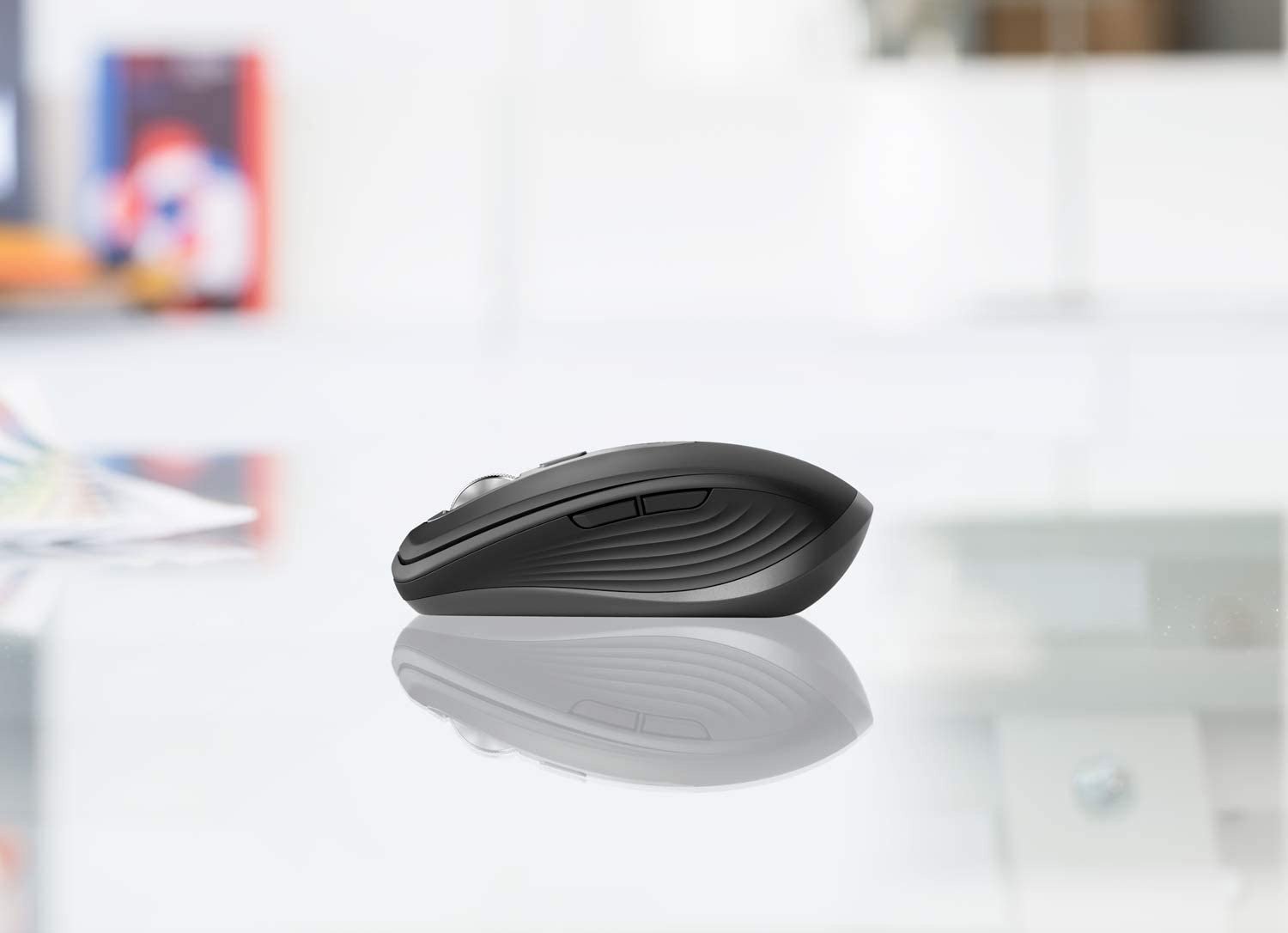 Logitech’s MX Anywhere 3 Mouse Hands You 1-Click Zoom Control