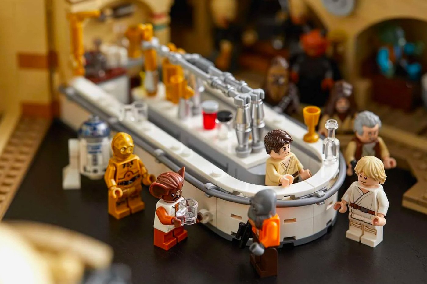 LEGO Launches Original Star Wars Cantina Set