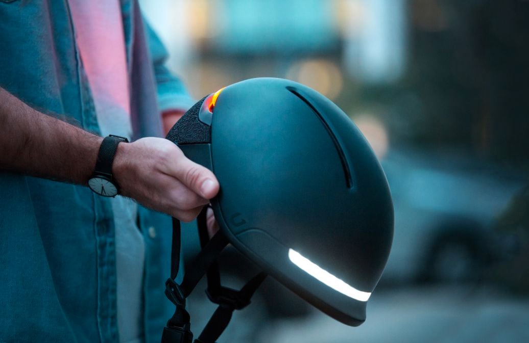 The Faro Helmet Brings Safety & Smarts To Urban Commuting