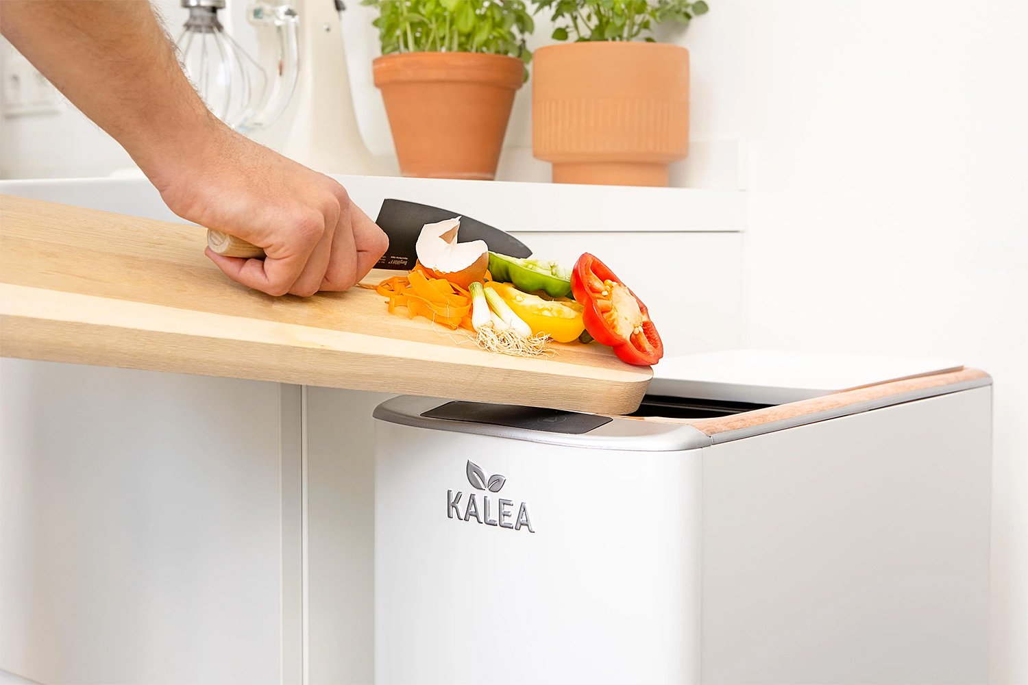 Convert Kitchen Waste Into Compost in Just 48 Hours