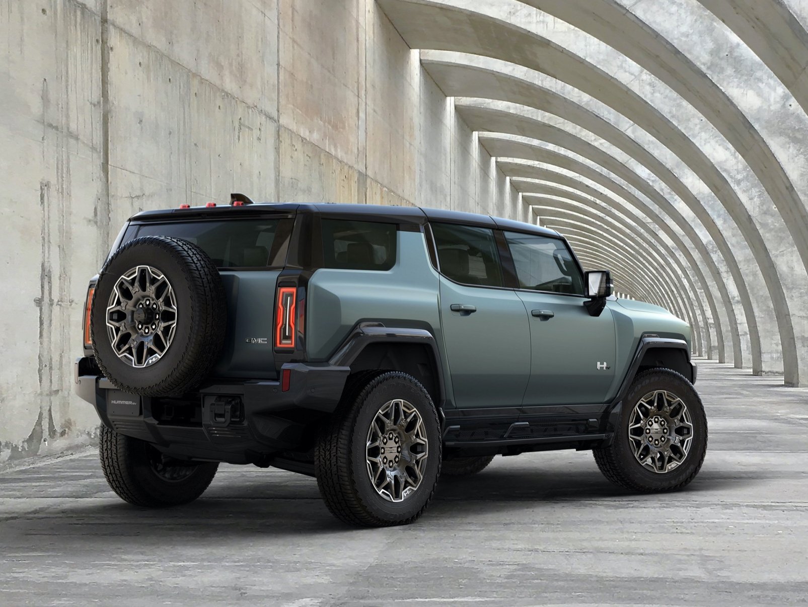 GM Reveals More on 2024 Hummer EV SUV