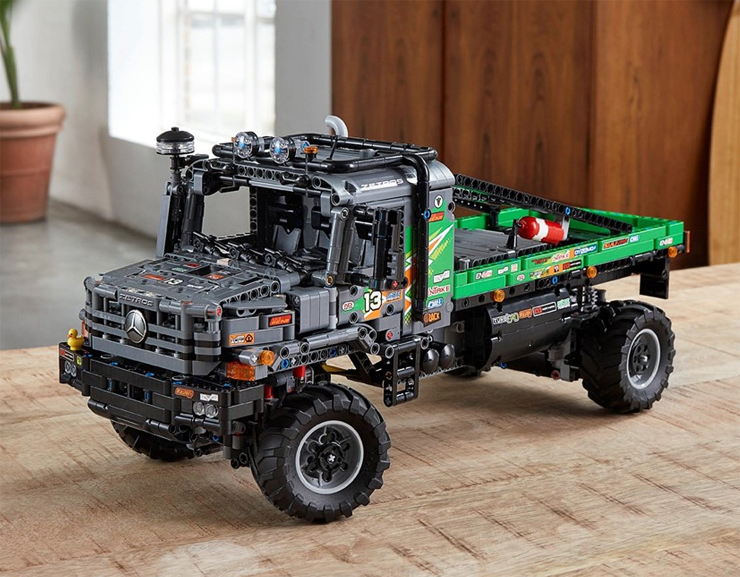 LEGO Launches 4×4 Mercedes-Benz Zetros RC Trial Truck