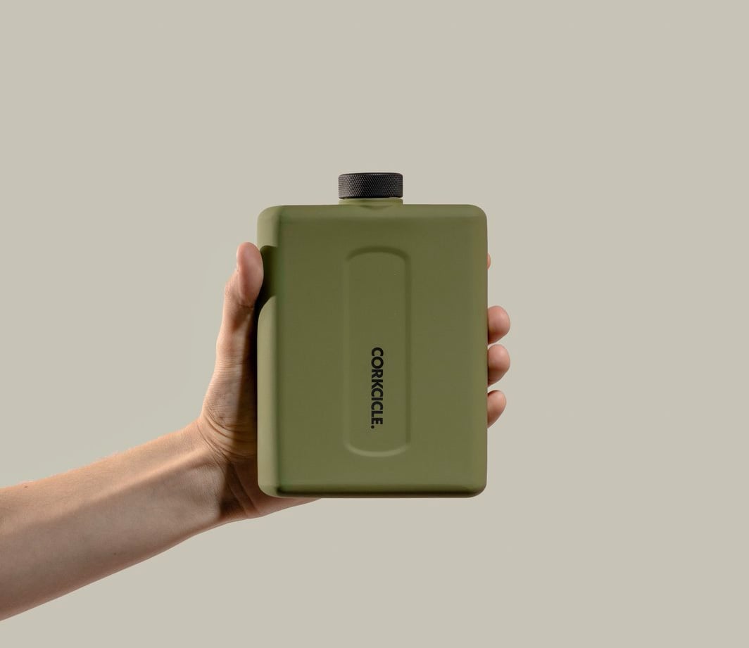 The Flat Canteen Puts Hydration in Your Back Pocket