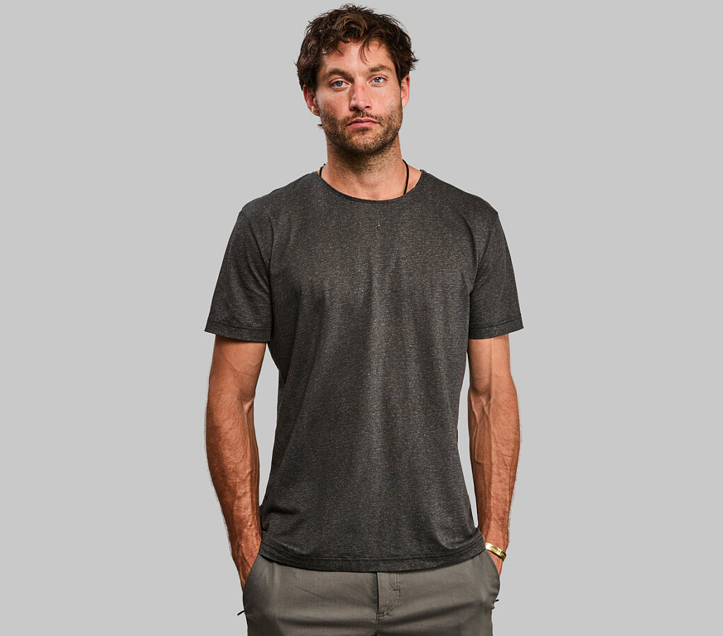 Vollebak’s Black Algae T-Shirt Cuts Out Petroleum