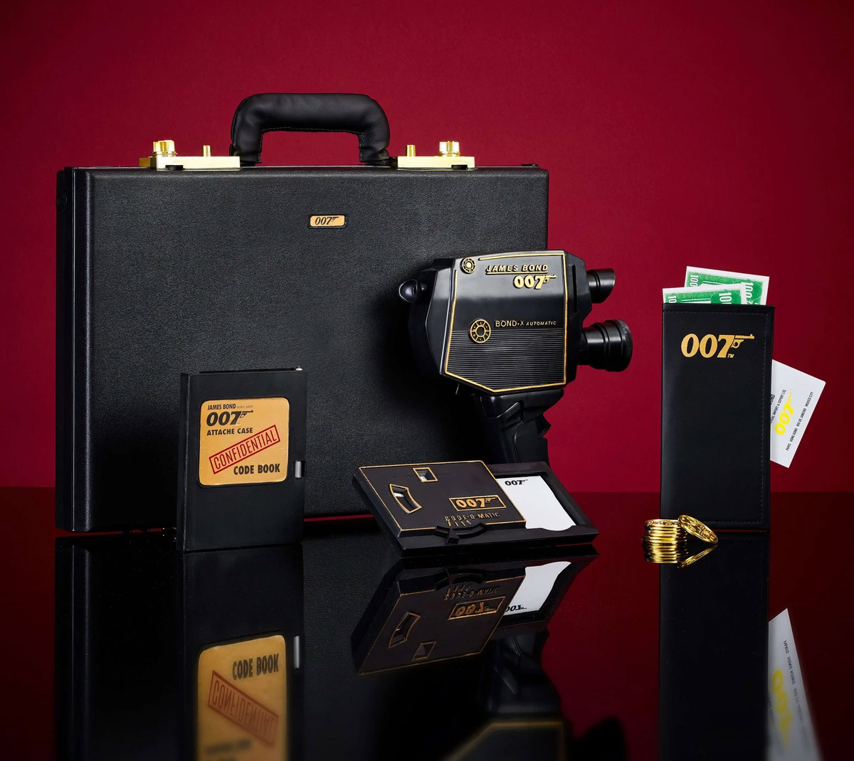 The 007 James Bond Secret Agent Attaché Returns at werd.com