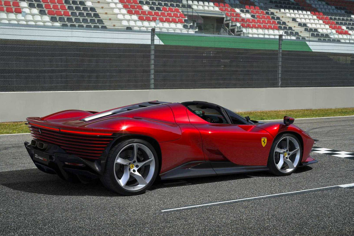 Ferrari Unveils 828-Horsepower SP3 Icona