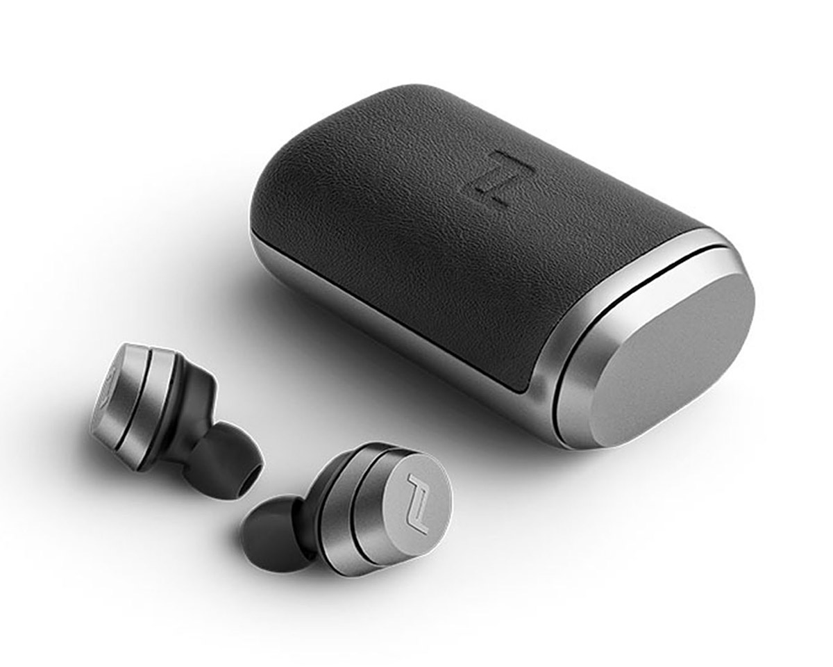 Earbuds that block out online background noise