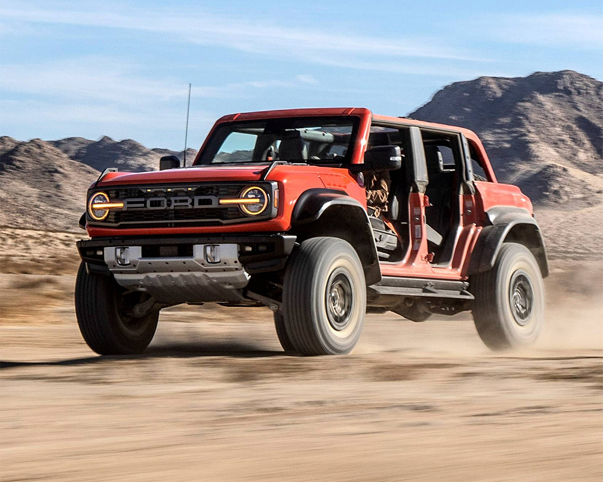 Ford Gives 2022 Bronco the Raptor Treatment