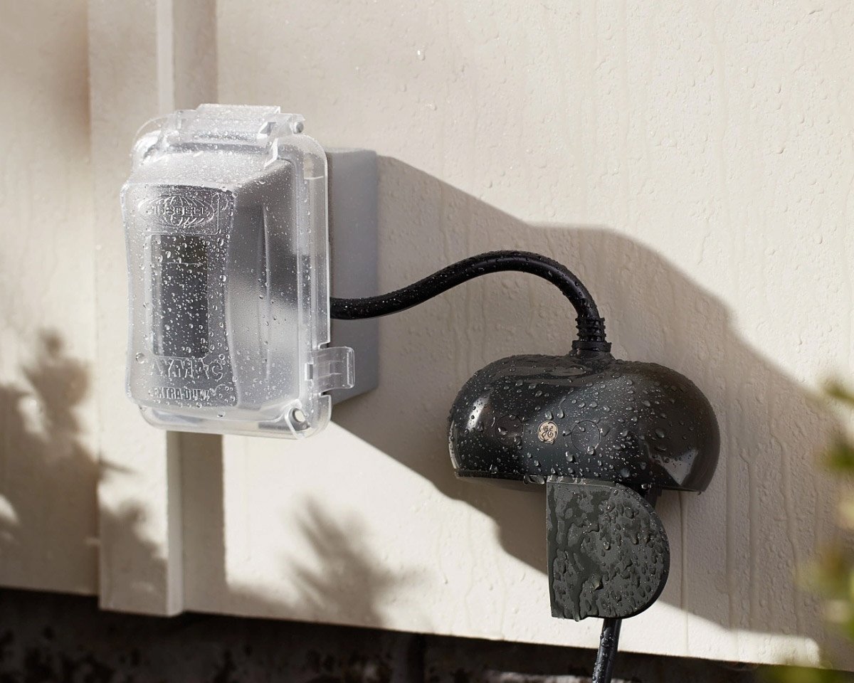 Voice Control Makes The GE Cync Outdoor Plug Smarter