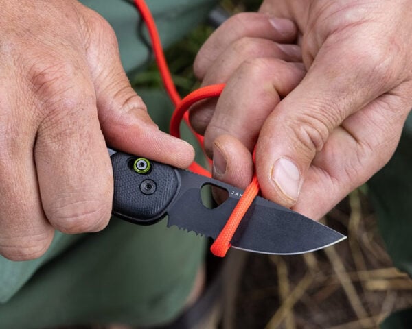 10 Best Survival Knives for Bushcraft & Beyond