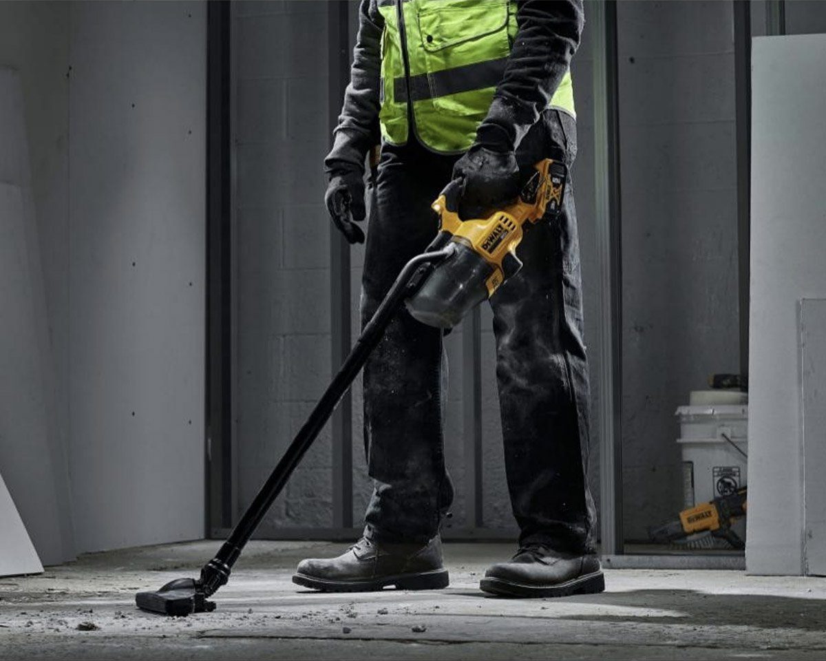 Standing Makes it Easier: DeWalt DCV501HB Cordless Shop Vac