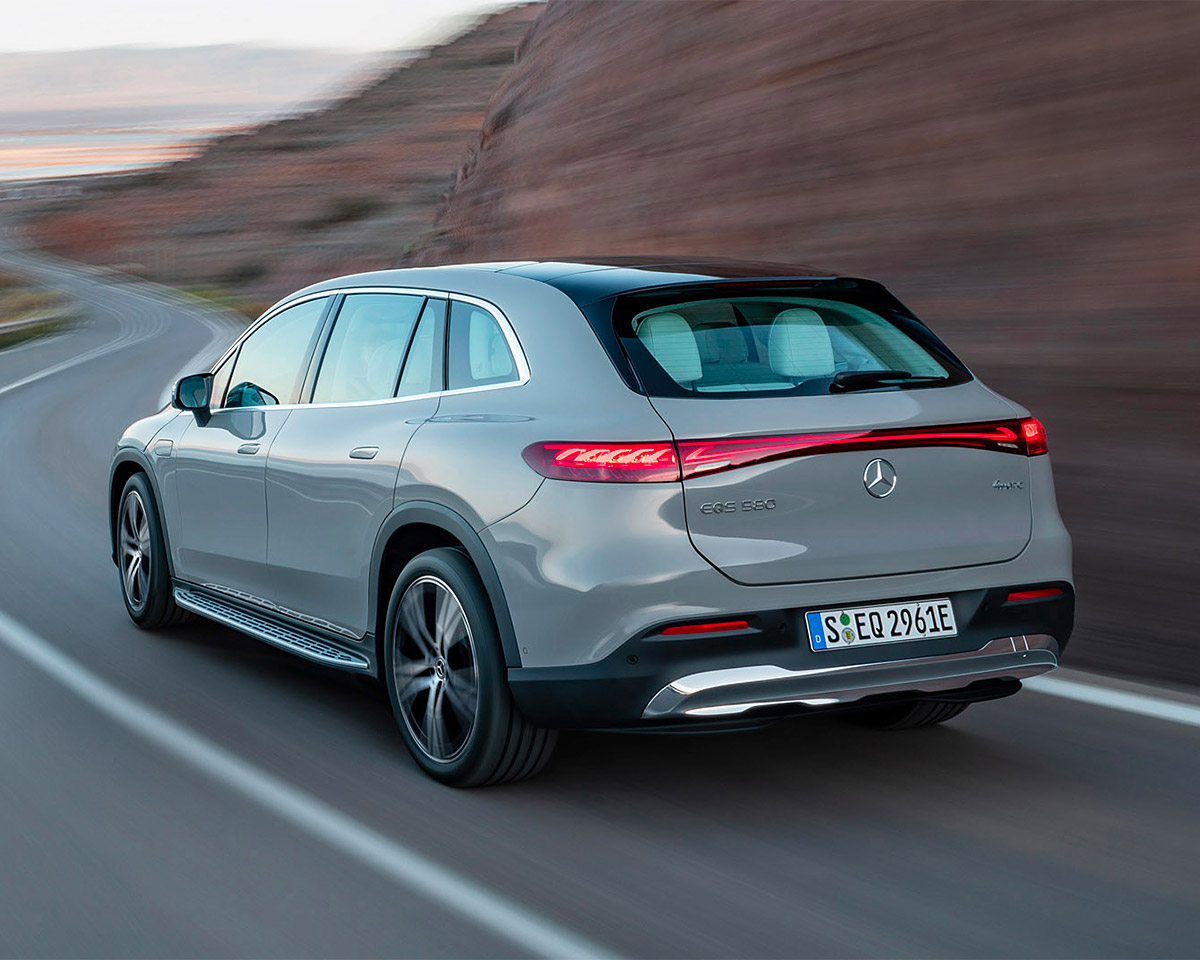 Mercedes-Benz 2023 EQS SUV Towers in With Ample Range and Luxury