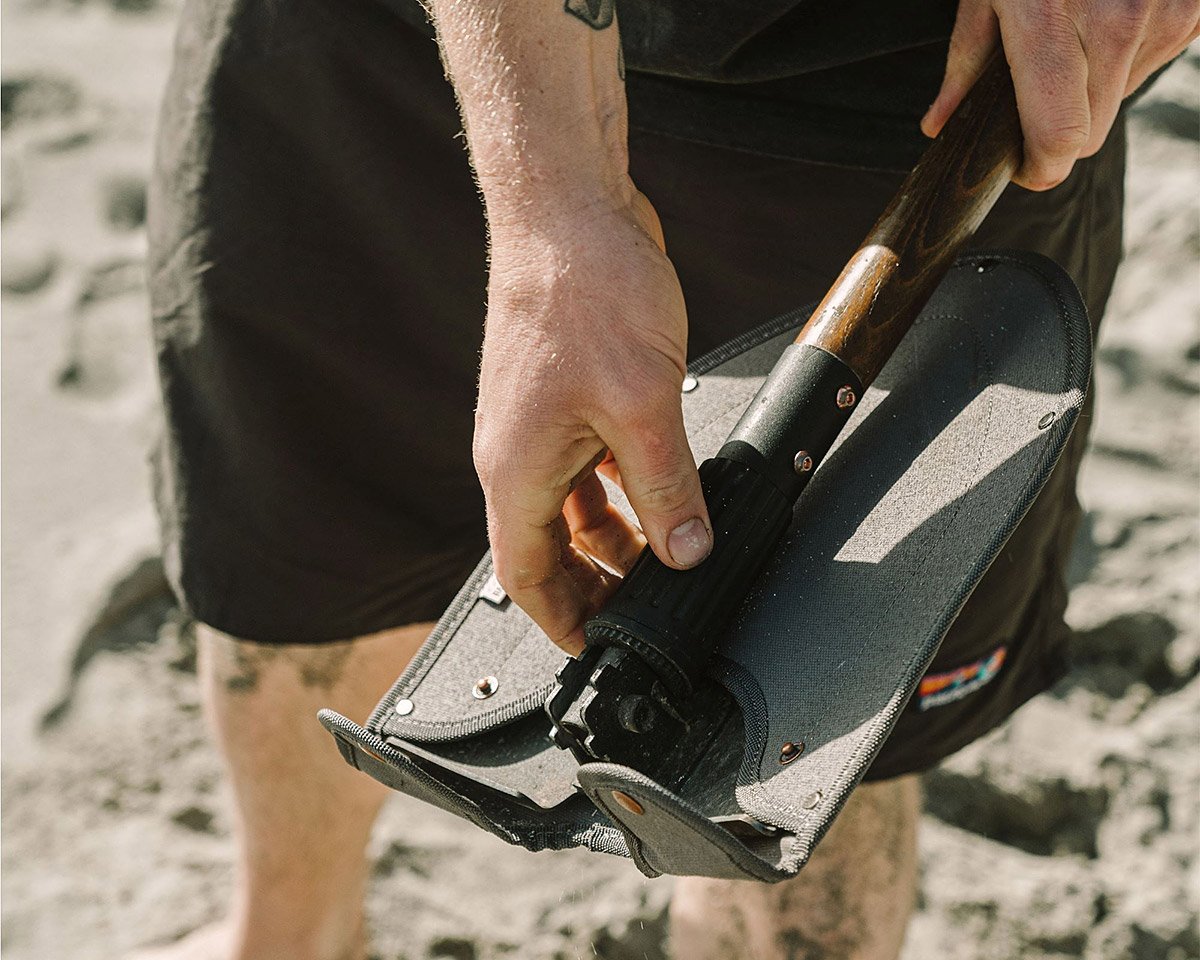 https://www.werd.com/wp-content/uploads/2022/05/Barebones-Folding-Shovel.jpg