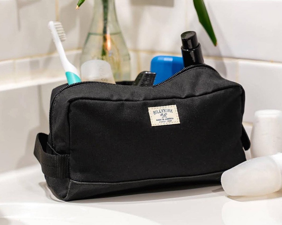 21 Best Men's Toiletry Bags & Dopp Kits 2023: Fellas, It's Time to Toss  That Flimsy Ziploc