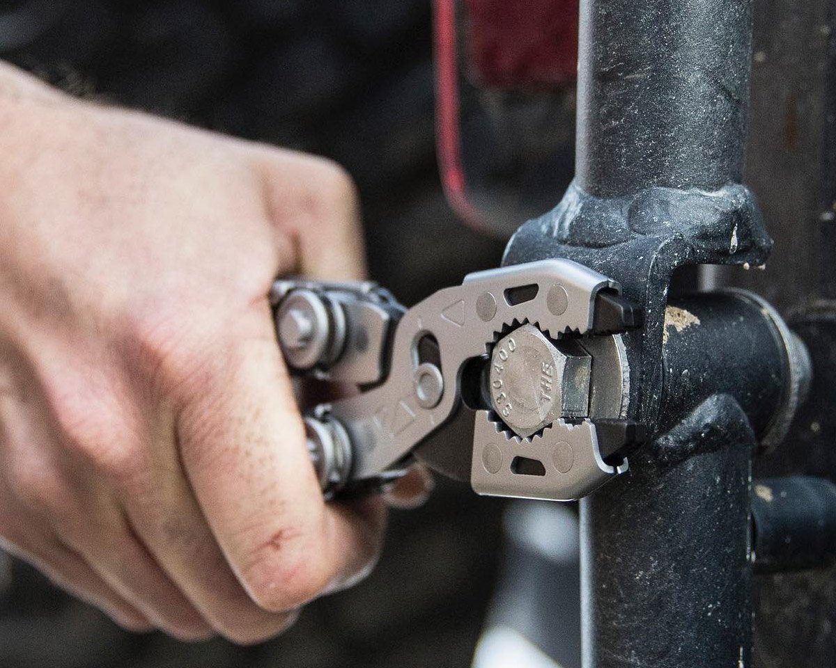 Gerber Dual-Force Multi-tool Gives You Powerful Pliers & More