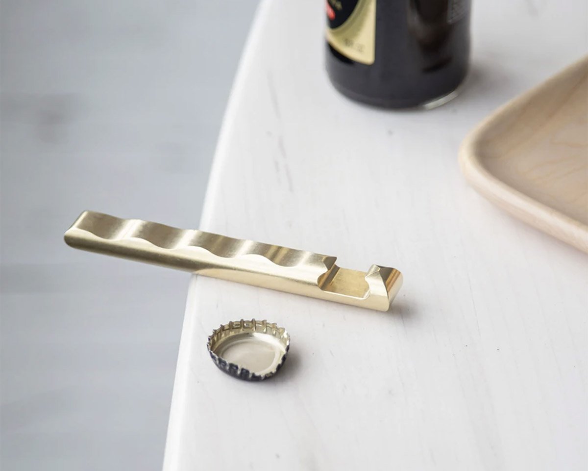 Hermetus Bottle Opener and Resealer | Manufactum