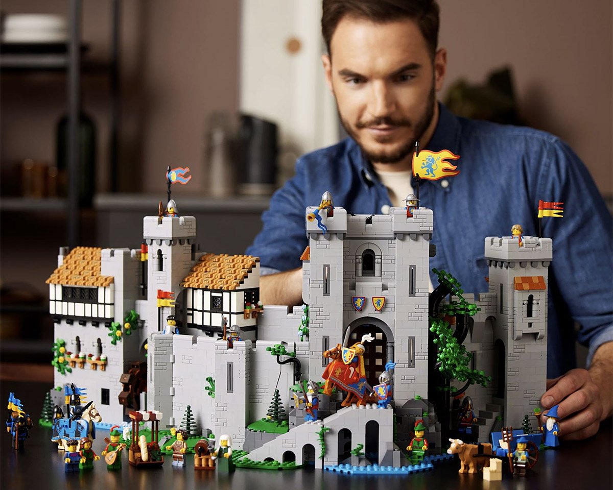 LEGO Celebrates 90 Years of History with a Reimagining of the Classic Castle System