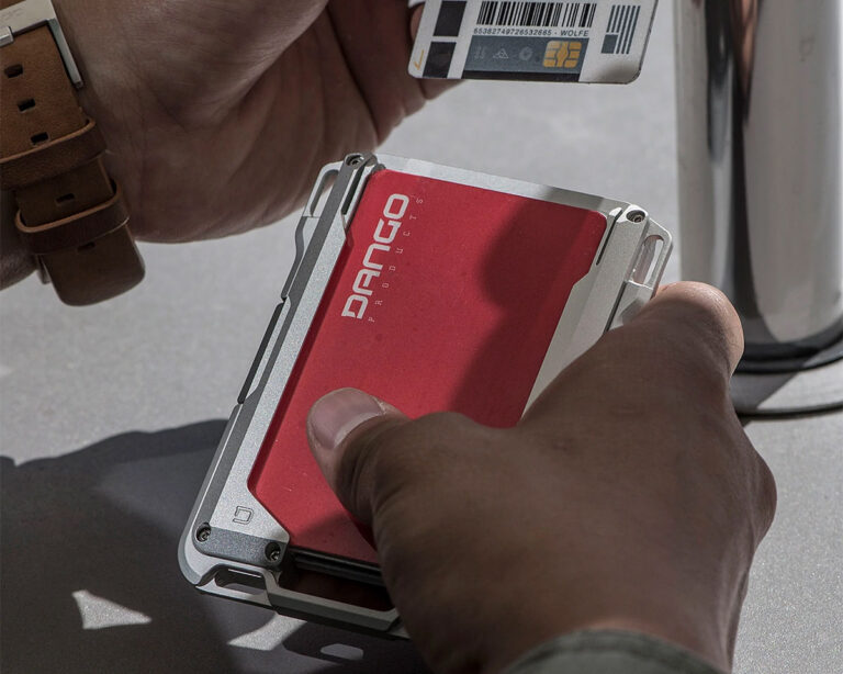 12 Best Slim Wallets for Men in 2025 | WERD