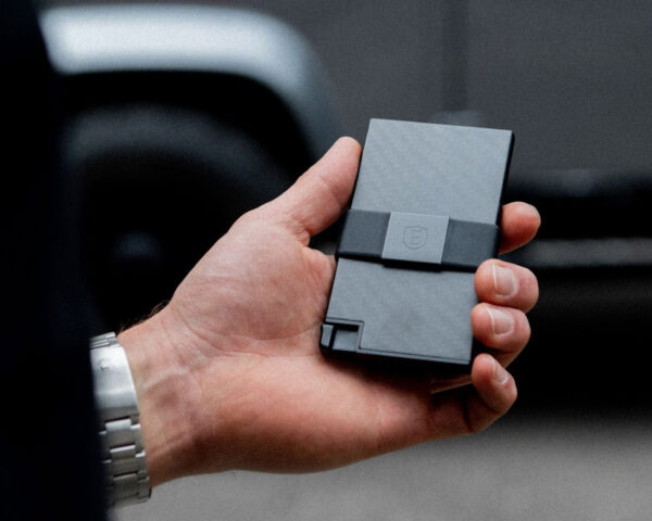 12 Best Slim Wallets for Men in 2025 | WERD