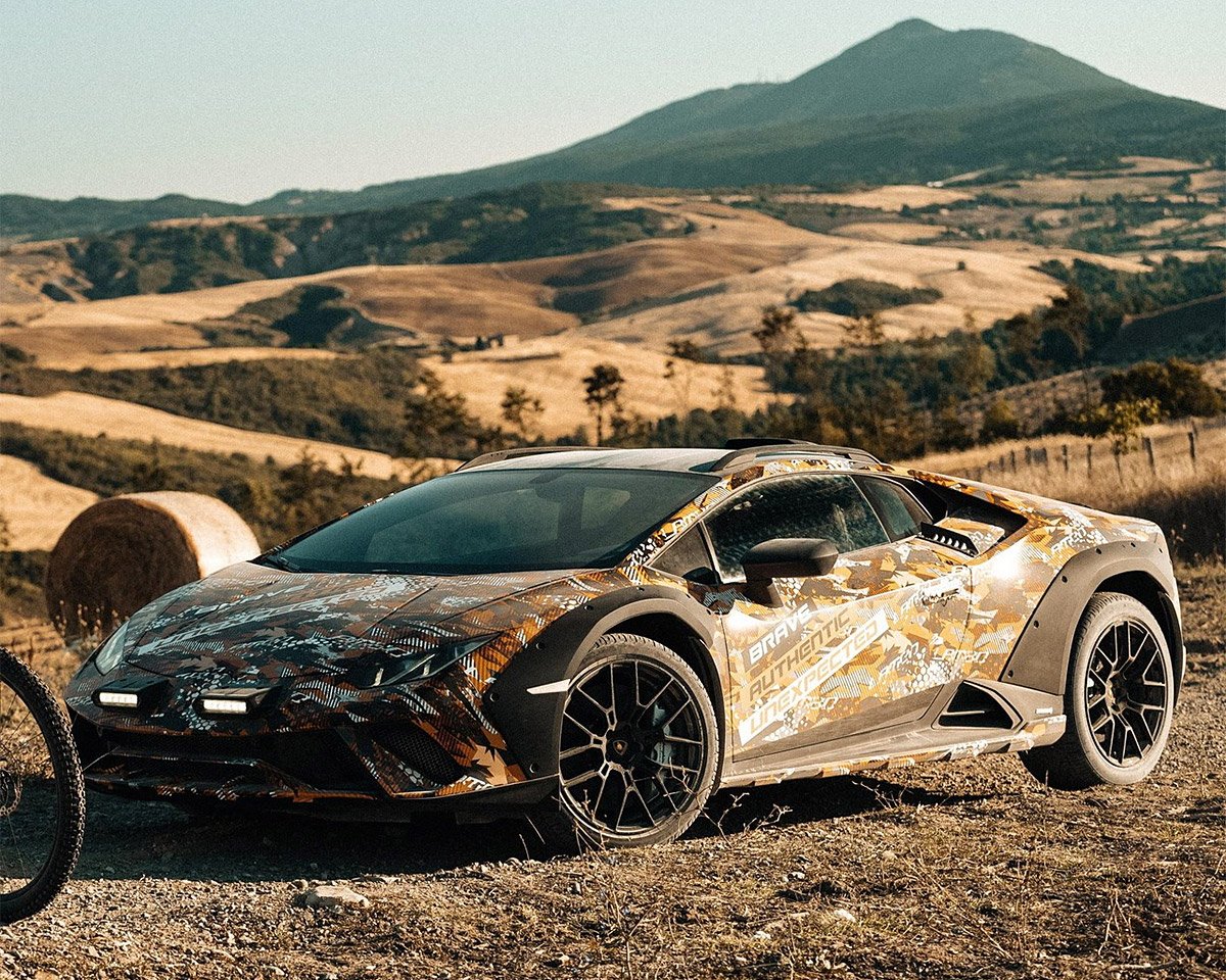 Lamborghini Sterrato: Bonkers Off-road Huracan Kicks Some Dirt